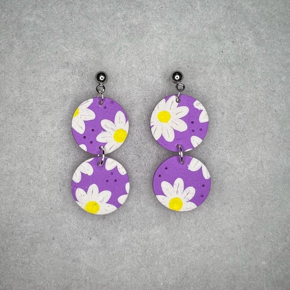 Purple Clay Daisy Earrings - Picture 1 of 1